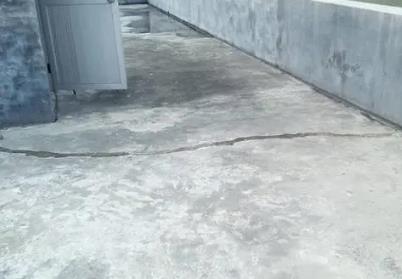 灌阳楼顶漏水维修公司分享下如何解决卫生间隐蔽部位漏水的问题?