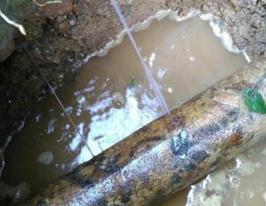 灌阳楼顶渗水维修公司分享下地暖漏水的原因及检测方法。